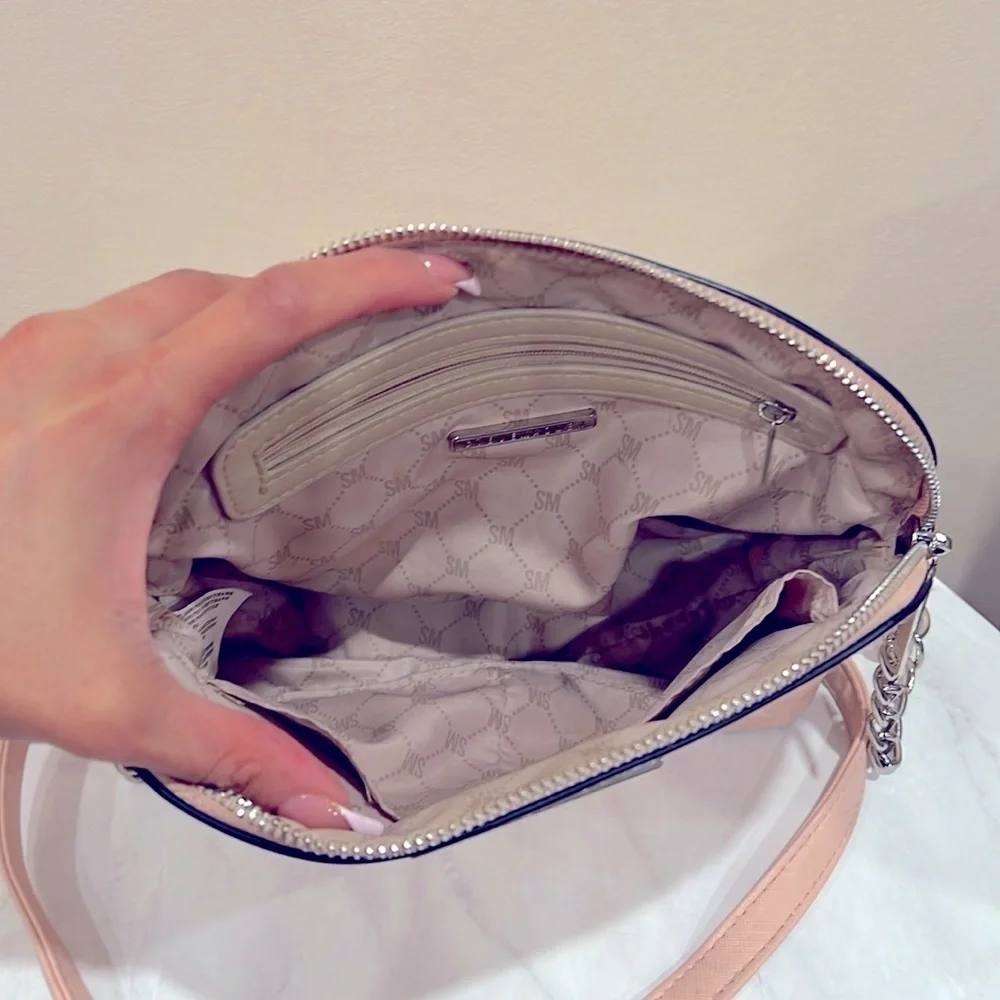 🔥Steve Madden Pink Crossbody Bag with Modern Design🔥